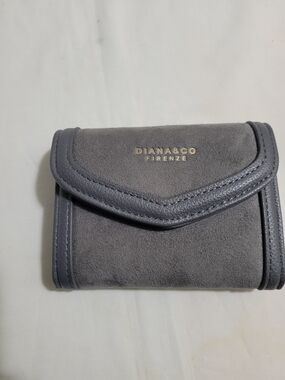 Diana & CO. Forenze Gray Suede Compact Wallet